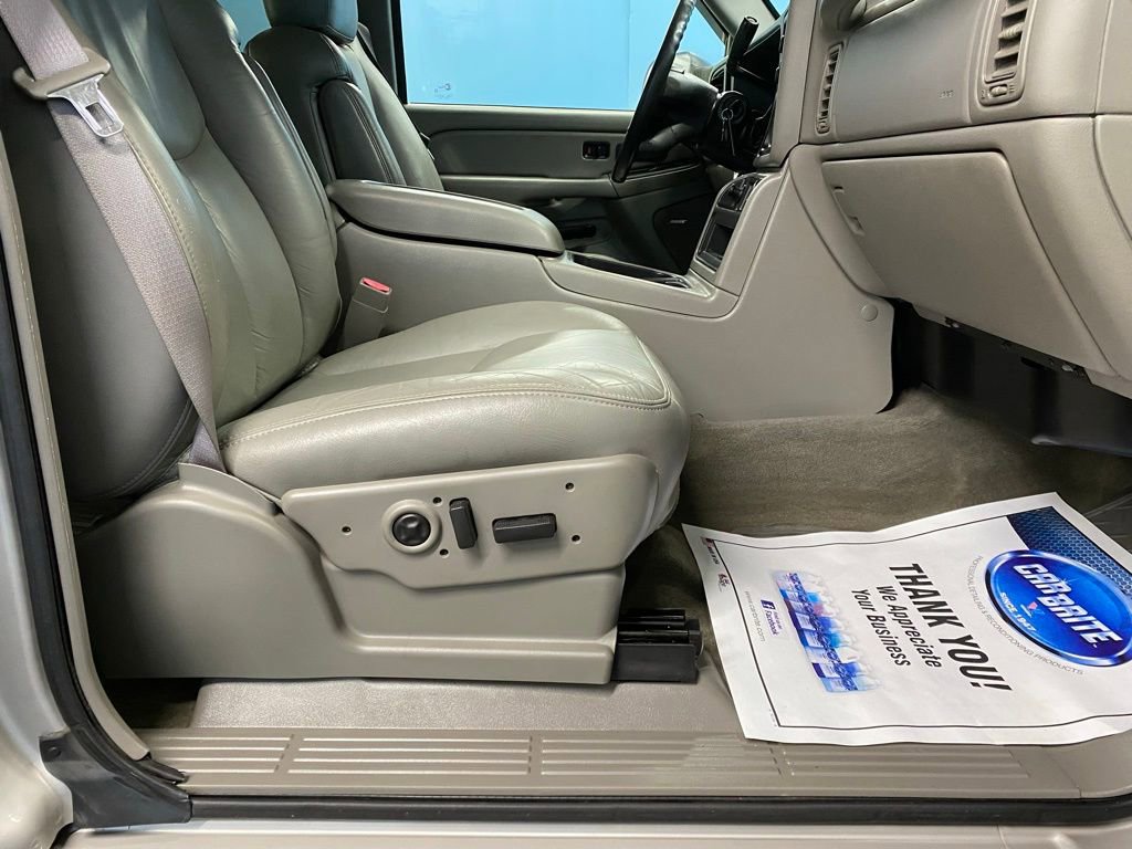 Used 2004 Chevrolet Silverado 3500 LT image 45