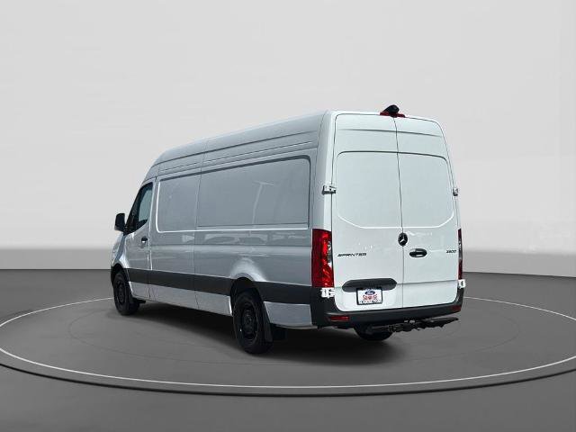 Used 2025 Mercedes-Benz Sprinter 2500 image 7