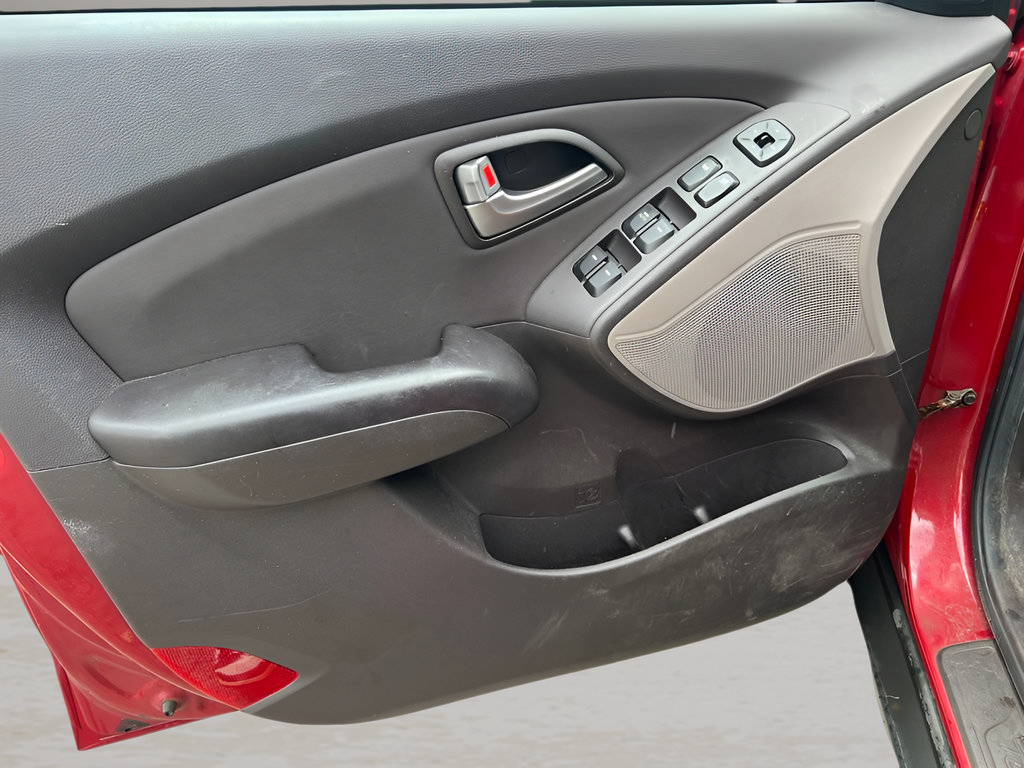 Used 2011 Hyundai Tucson GLS AWD/4WD image 12