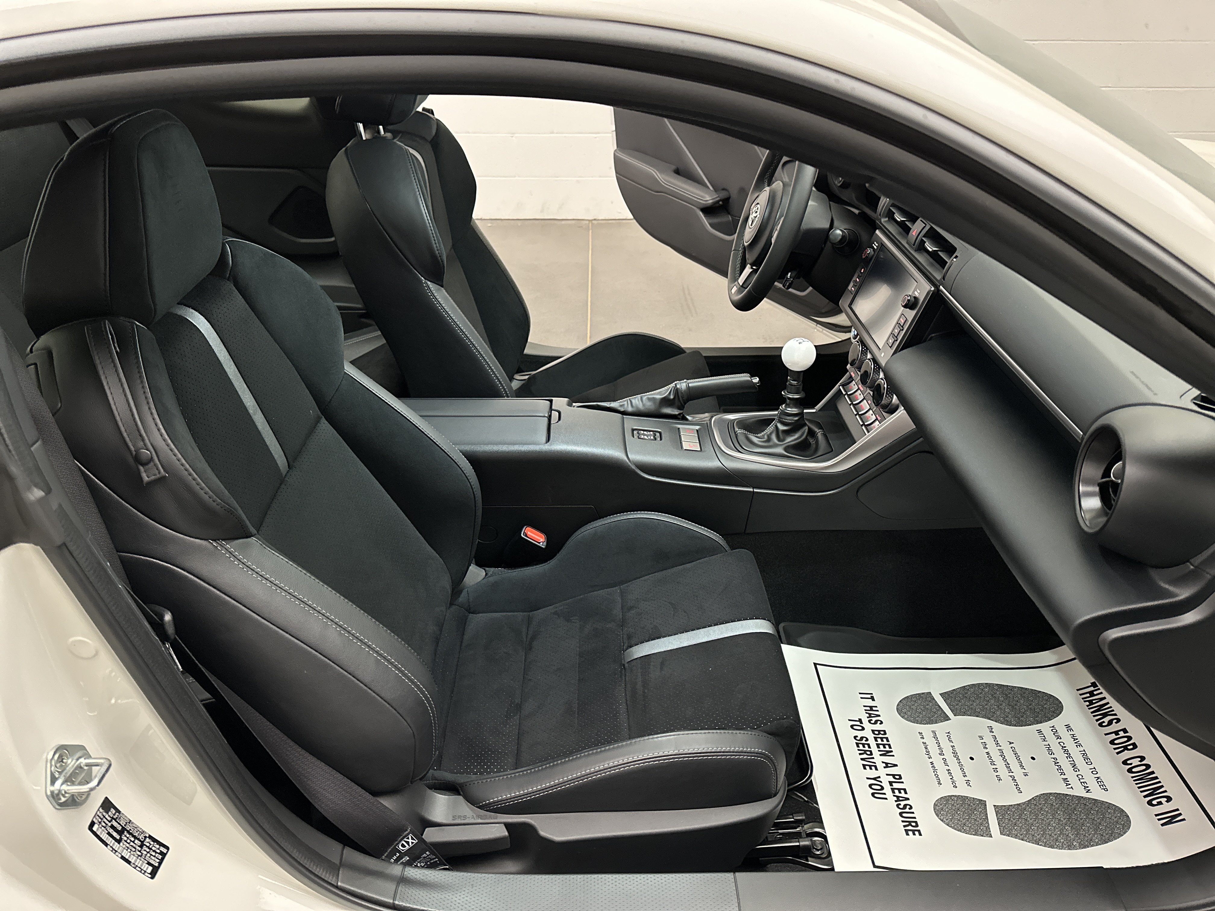 Used 2023 Toyota GR86 Premium w/ ALL Weather Mat Package (TMS) RWD image 17