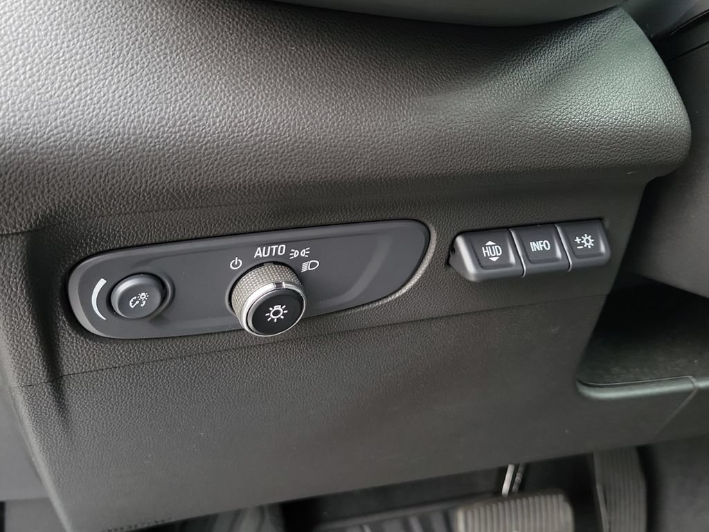 Used 2021 Buick Envision Avenir w/ Technology Package II AWD/4WD image 25