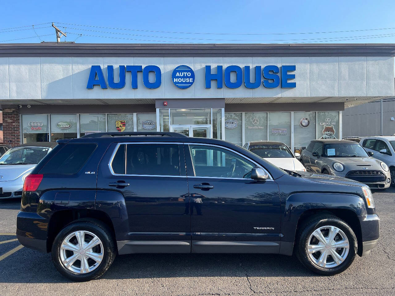 Used 2017 GMC Terrain SLE w/ Convenience Package AWD/4WD image 9