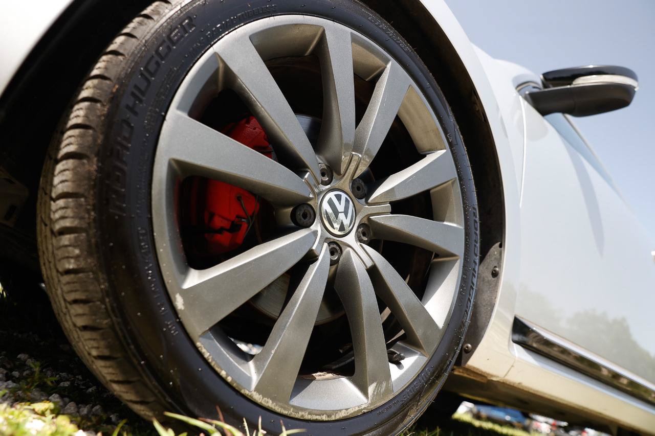 Used 2013 Volkswagen Beetle 2.0T FWD image 27