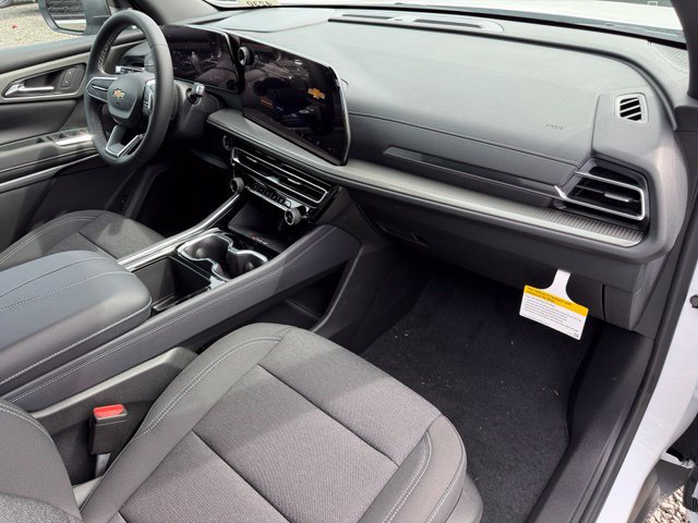 New 2027 Chevrolet Traverse LT w/ Driver Confidence Package FWD image 19