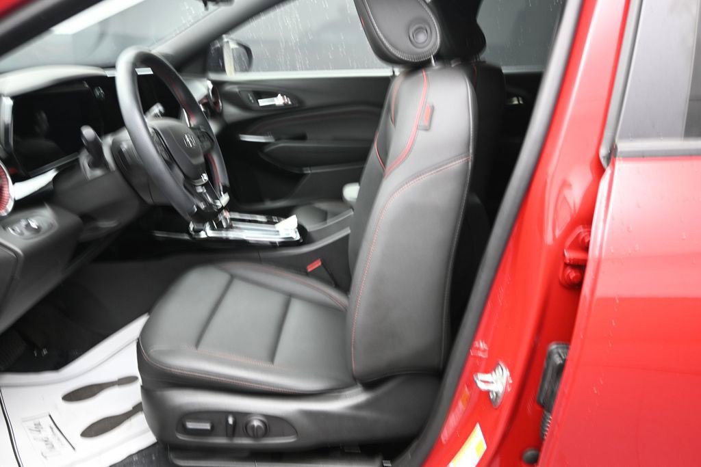 Used 2026 Chevrolet Trax RS w/ Driver Confidence Package FWD image 24