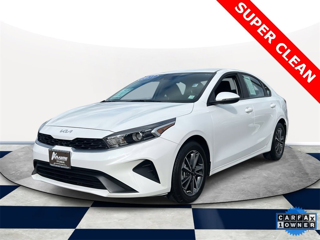 Used 2023 Kia Forte LXS w/ LXS Technology Package image 3
