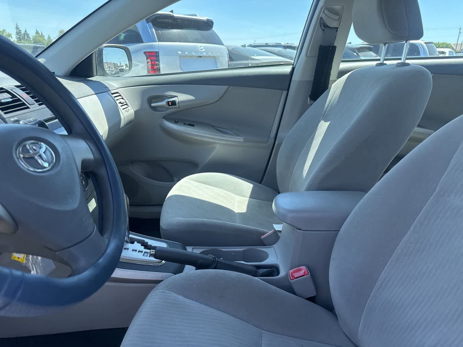 Used 2010 Toyota Corolla LE image 19