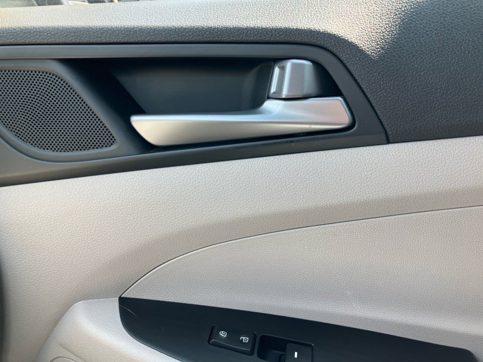 Used 2017 Hyundai Tucson SE image 35