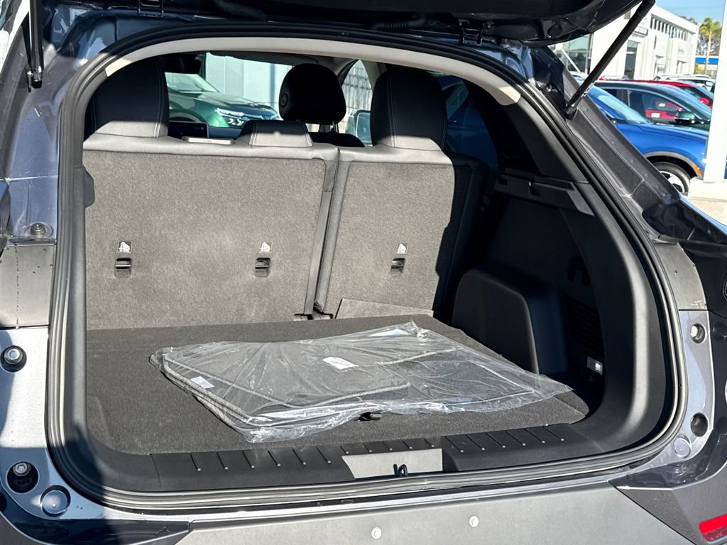 New 2025 VinFast VF 8 Eco AWD/4WD image 9