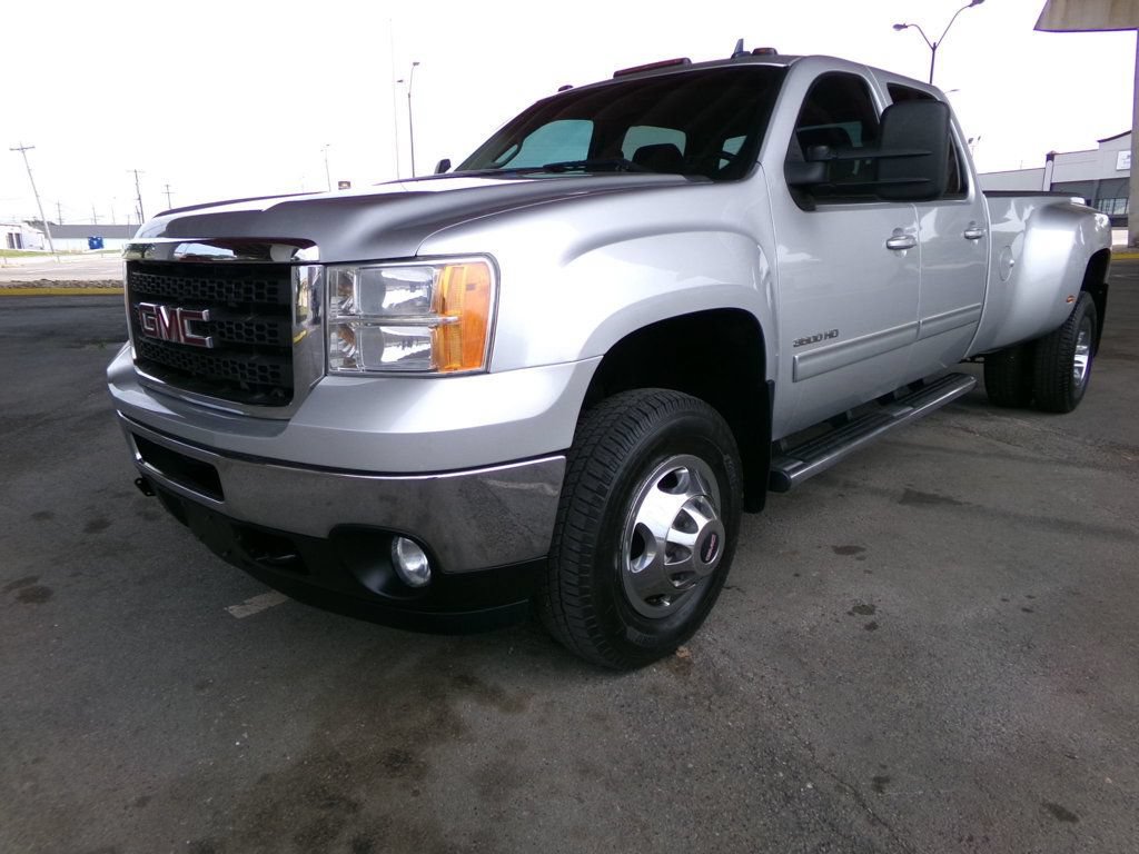 Used 2011 GMC Sierra 3500 SLT w/ SLT Convenience Package AWD/4WD image 2