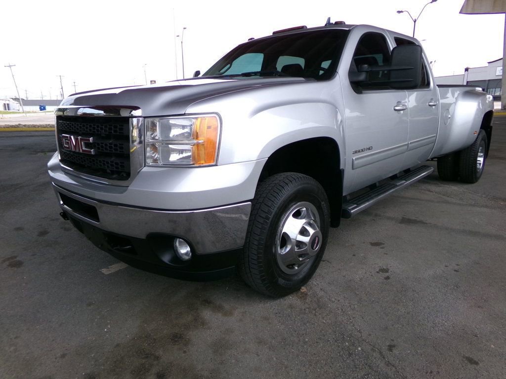 Used 2011 GMC Sierra 3500 SLT w/ SLT Convenience Package AWD/4WD image 2