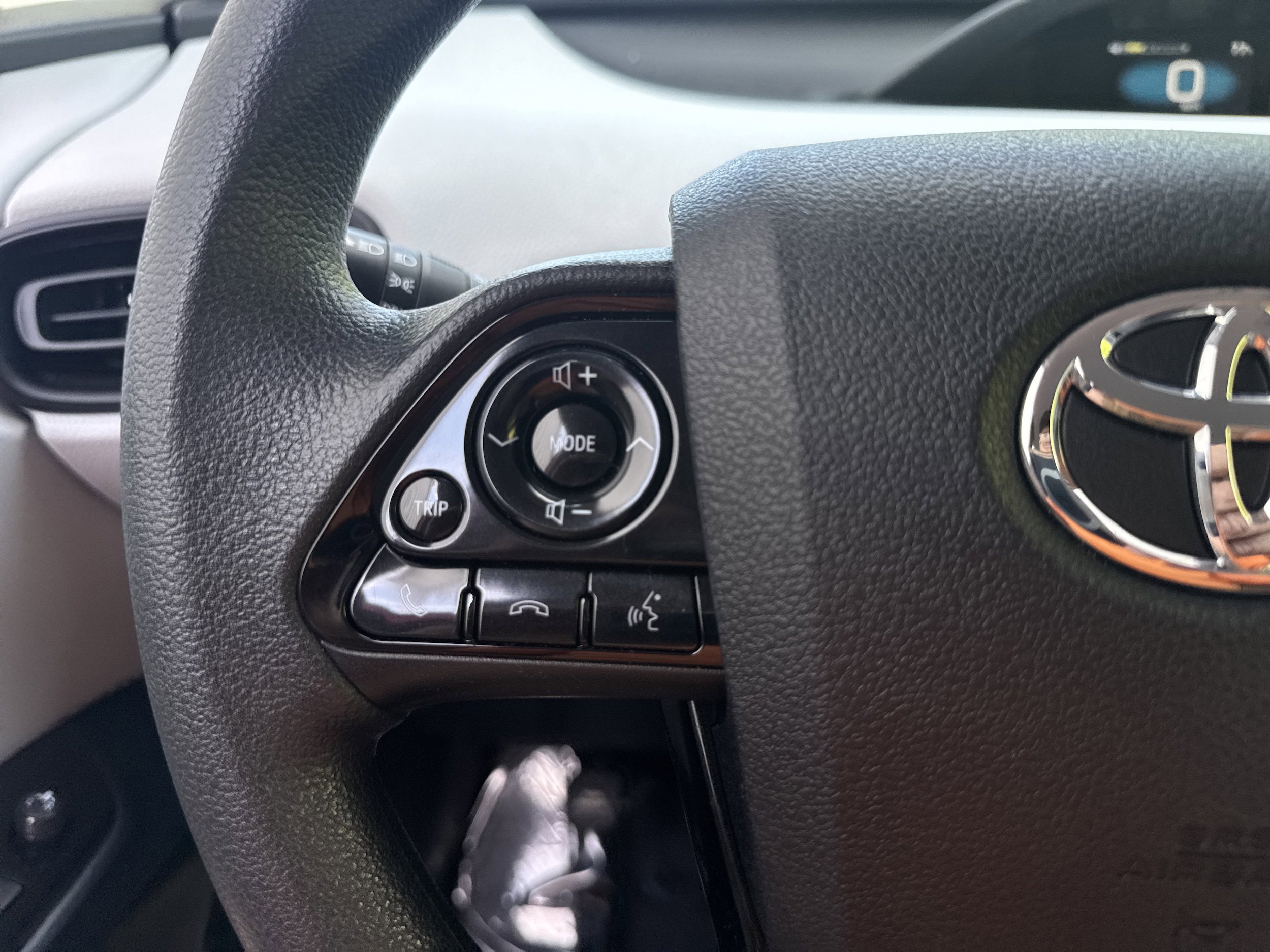 Used 2021 Toyota Prius LE w/ Carpet Mat Package (TMS) AWD/4WD image 19