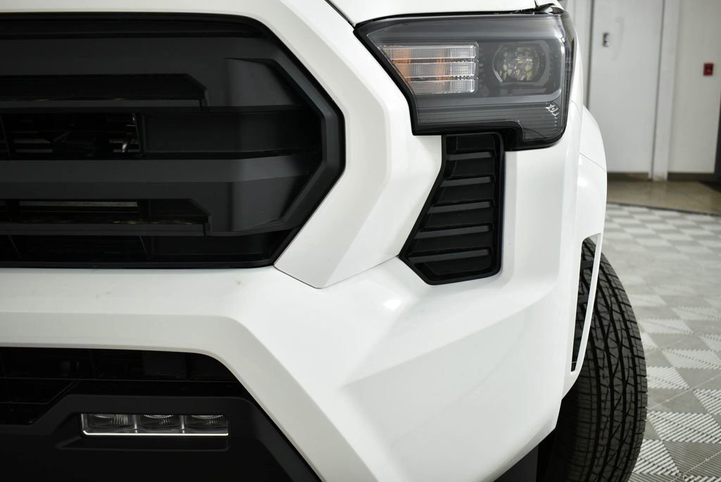 New 2026 Toyota Tacoma SR5 AWD/4WD image 3