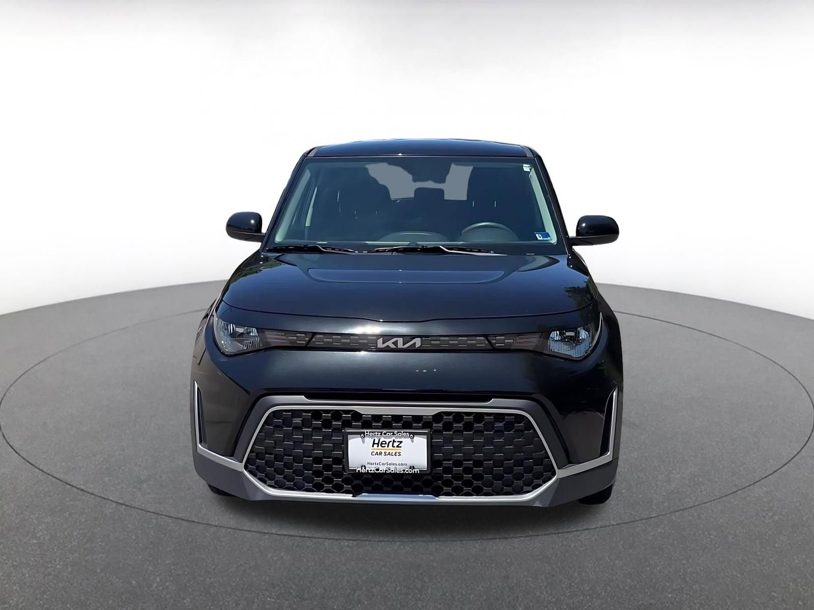 Used 2025 Kia Soul LX w/ LX Technology Package FWD image 4