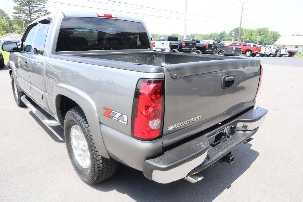 Used 2006 Chevrolet Silverado 1500 LT w/ Onstar Plus Package AWD/4WD image 7