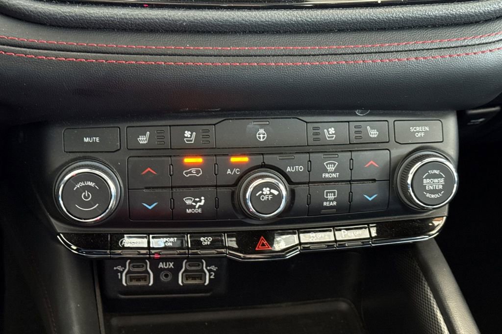 Used 2024 Dodge Durango GT AWD/4WD image 31