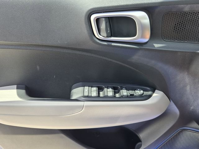 Certified 2025 Hyundai Venue SEL FWD image 24