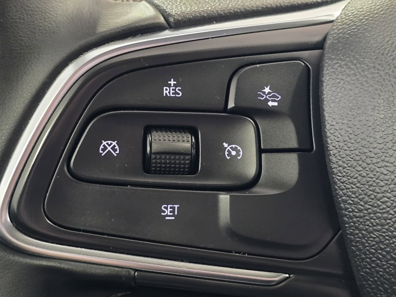 Used 2025 Buick Encore GX Preferred FWD image 30