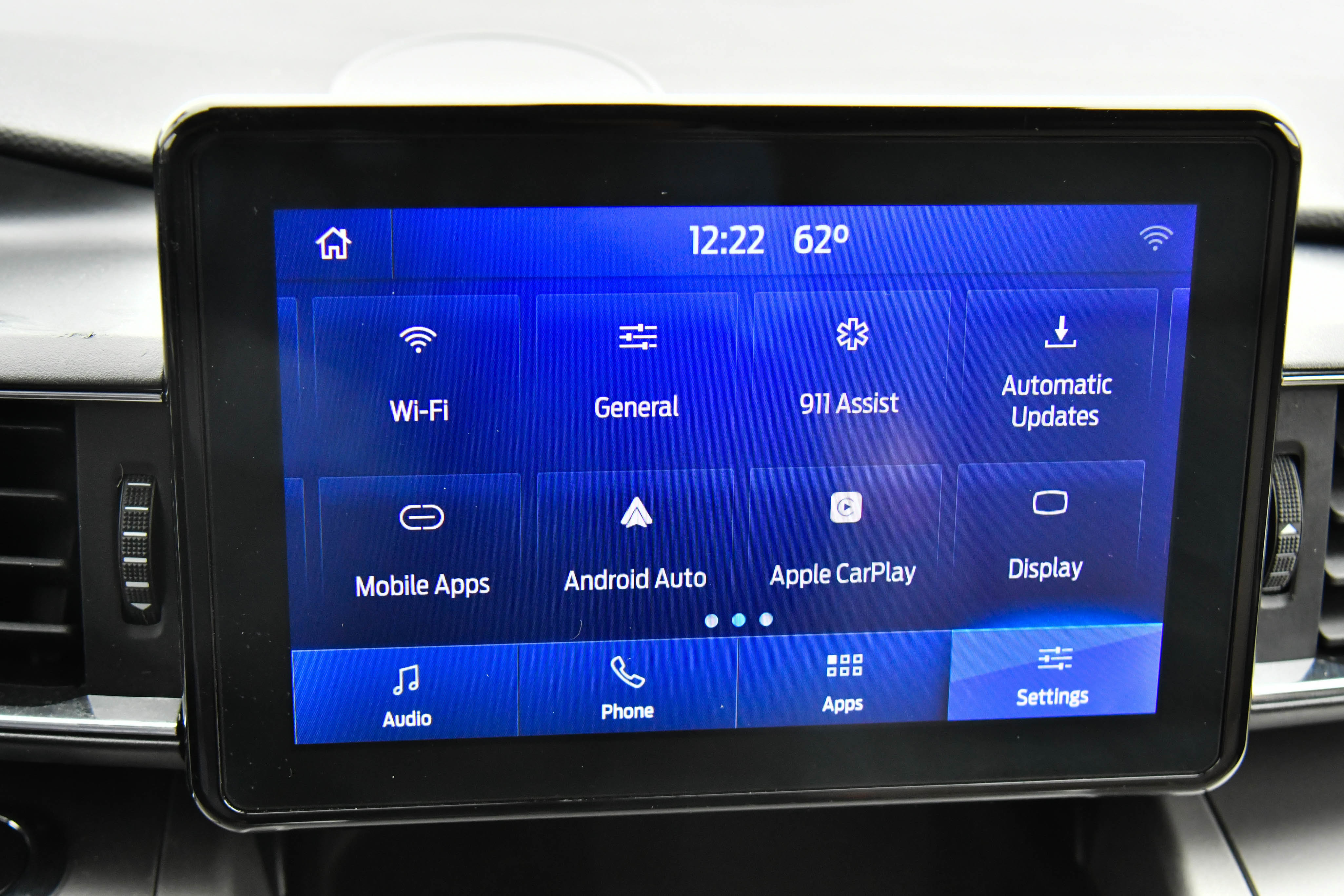 Used 2021 Ford Explorer XLT w/ Equipment Group 202A RWD image 22