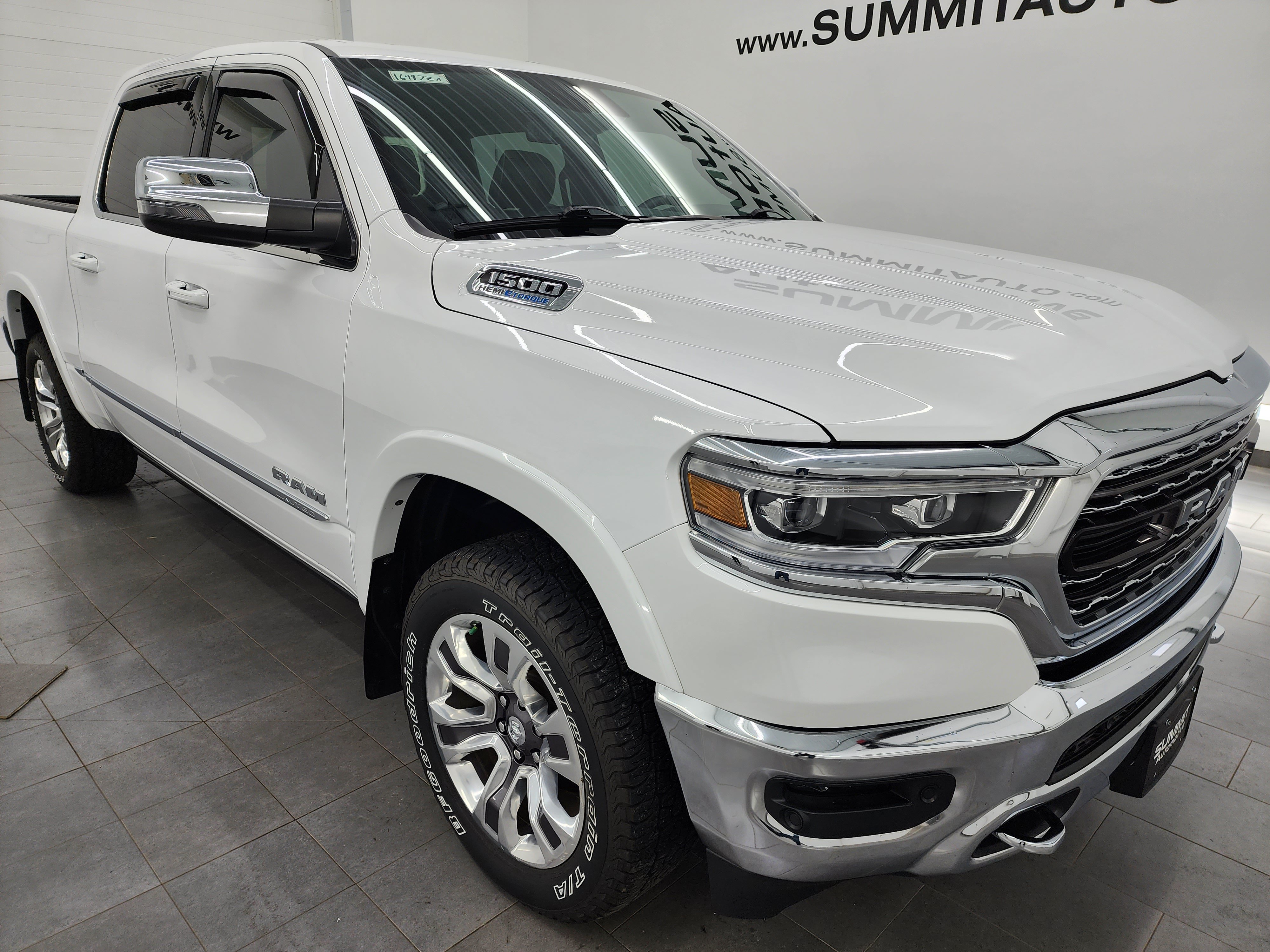 Used 2023 RAM 1500 Limited AWD/4WD image 2