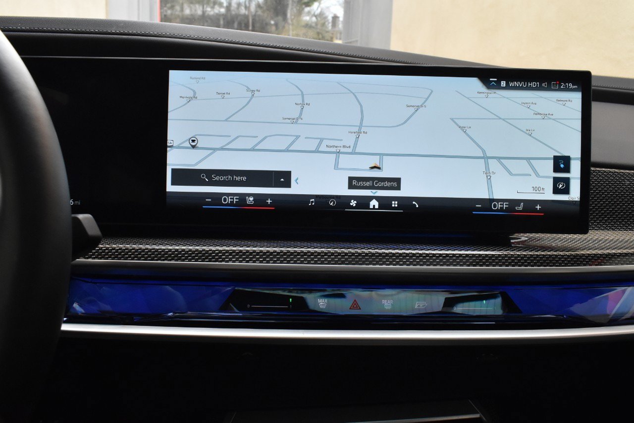 Used 2023 BMW i7 xDrive60 AWD/4WD image 31