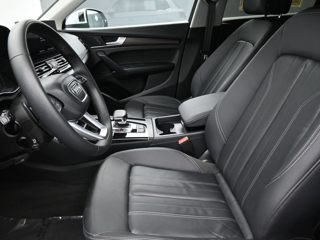 Used 2023 Audi Q5 2.0T Premium w/ Convenience Package AWD/4WD image 9