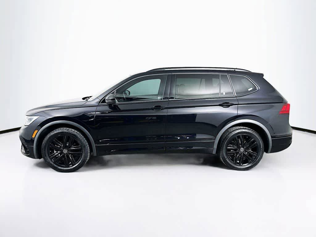 Used 2022 Volkswagen Tiguan SE R-Line FWD image 3