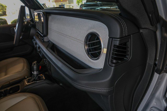 Used 2024 Jeep Wrangler Sahara w/ Technology Group AWD/4WD image 37