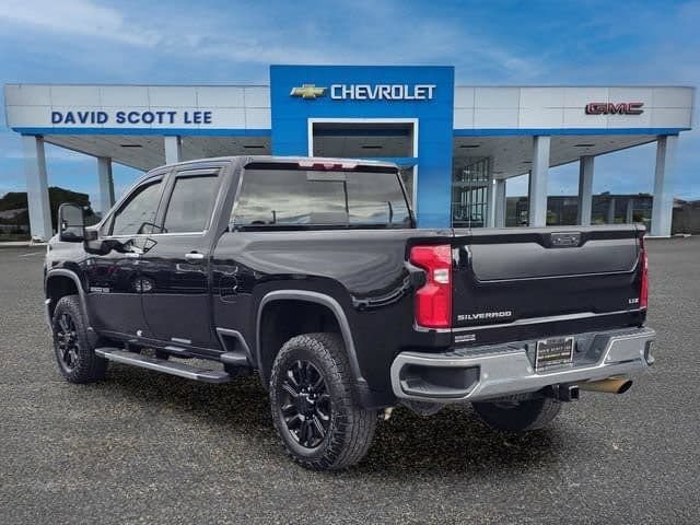Used 2022 Chevrolet Silverado 3500 LTZ w/ LTZ Plus Package AWD/4WD image 12