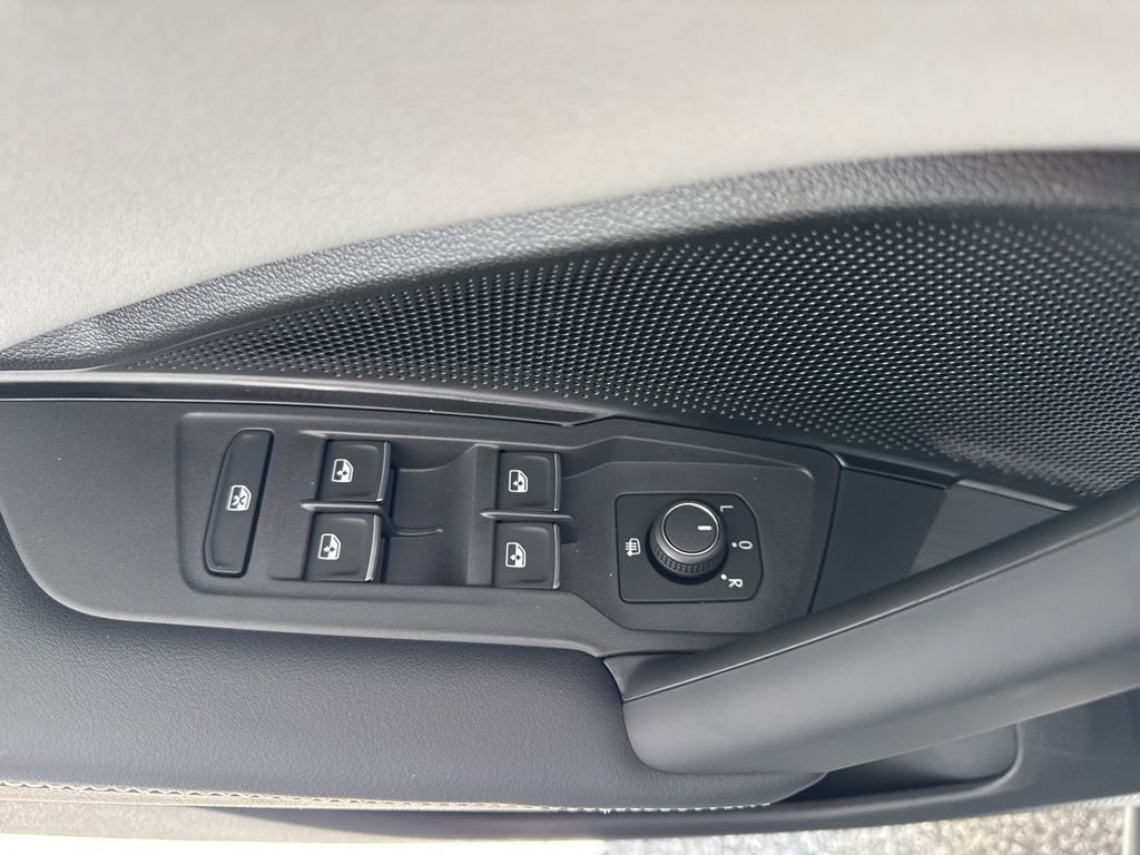 New 2026 Volkswagen Tiguan SE AWD/4WD image 38