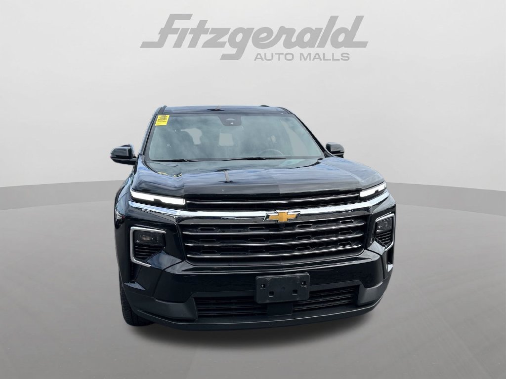 Used 2025 Chevrolet Traverse LT AWD/4WD image 2