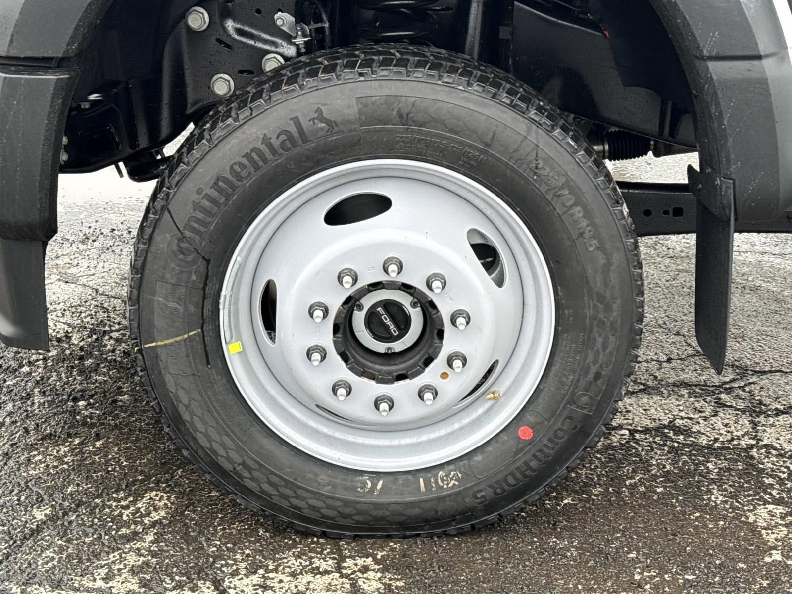 New 2026 Ford F550 4x4 Supercab Super Duty image 9