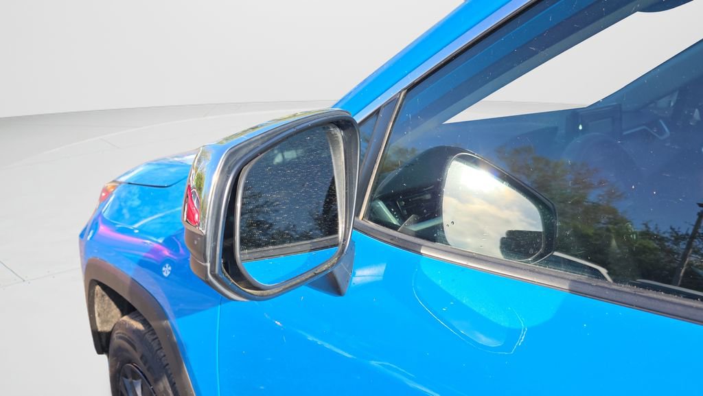 Used 2020 Toyota RAV4 LE image 19