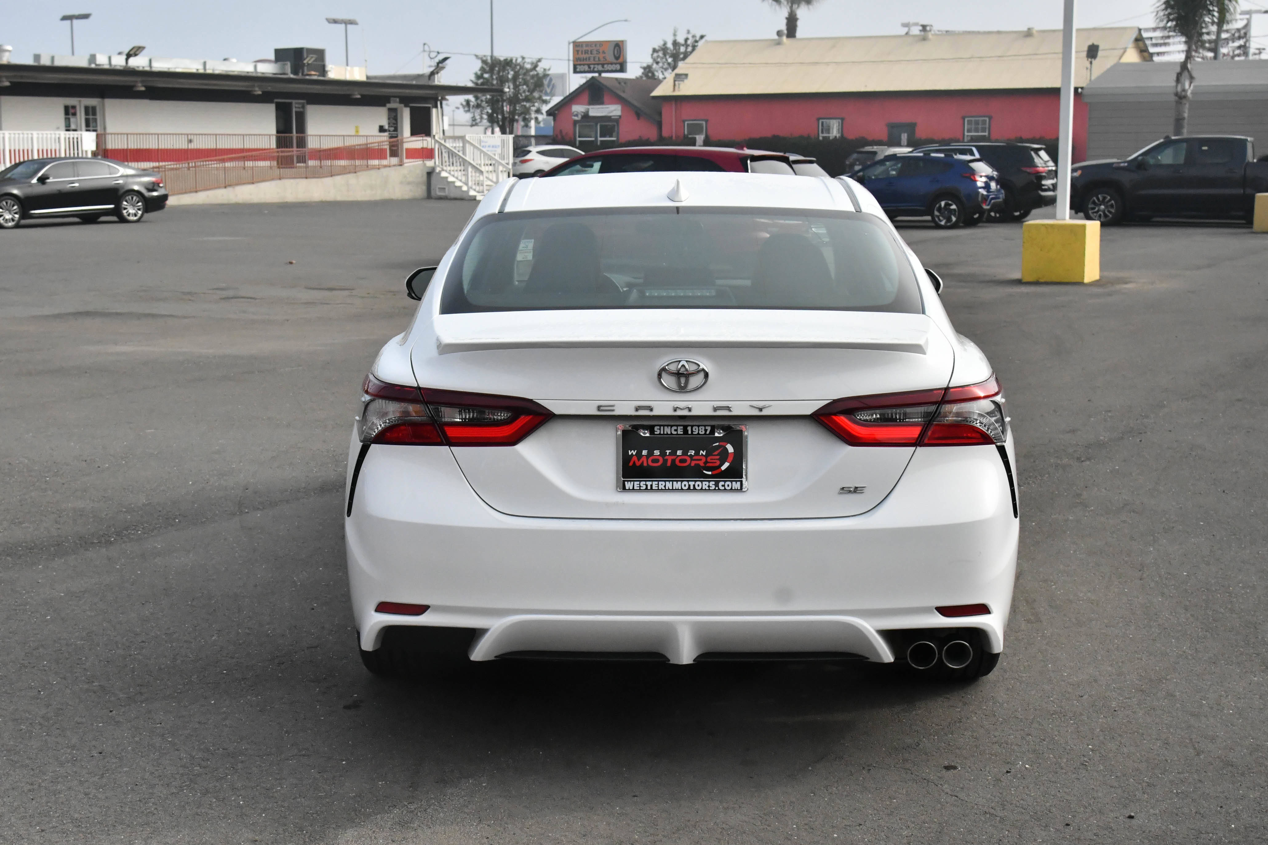 Used 2024 Toyota Camry SE image 7