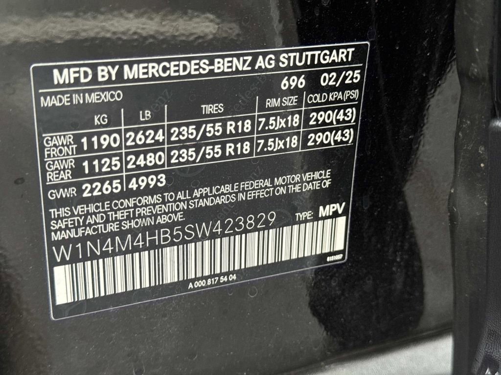 Used 2025 Mercedes-Benz GLB 250 4MATIC image 29