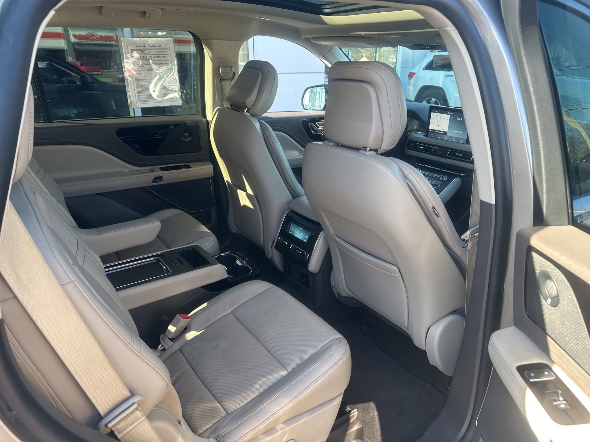 Used 2020 Lincoln Aviator Reserve w/ Equipment Group 201A image 16