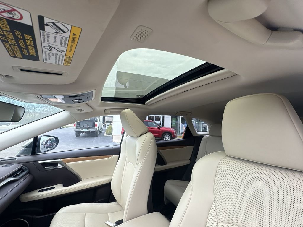 Used 2020 Lexus RX 350L Premium w/ Premium Package image 16