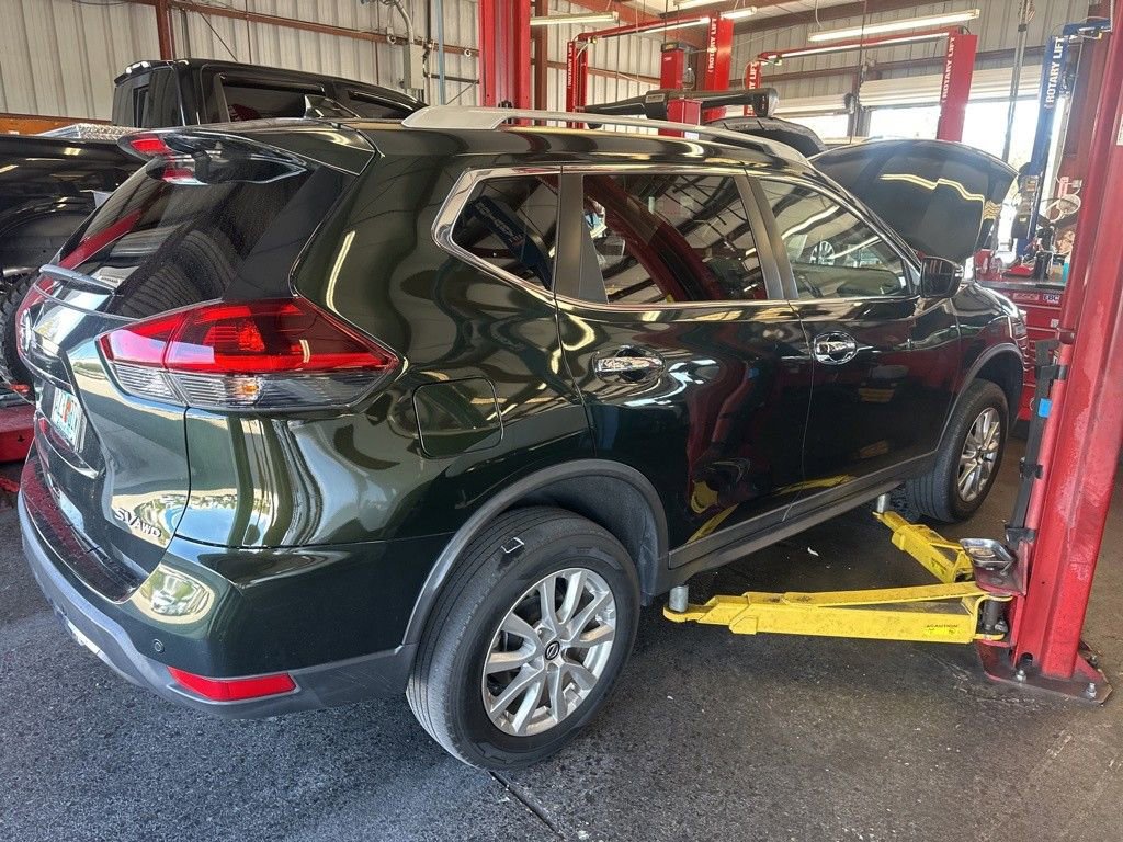 Certified 2020 Nissan Rogue SV image 2