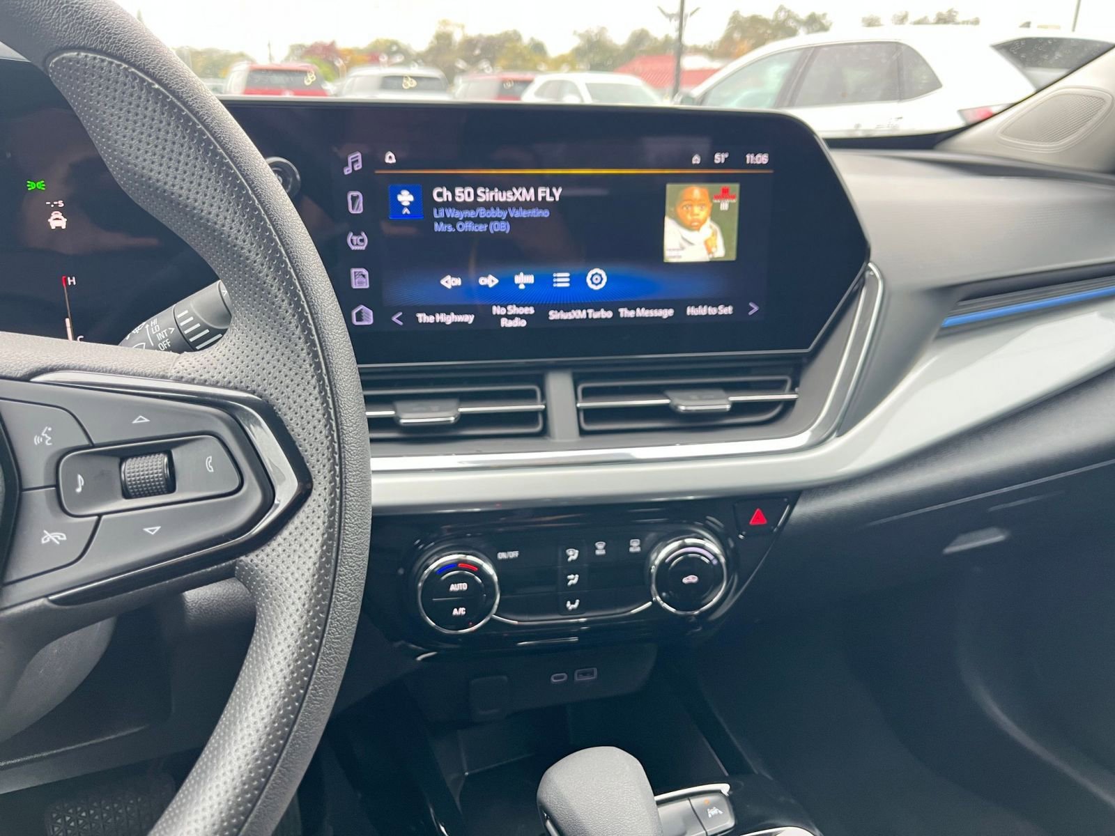 Used 2025 Chevrolet Trax LT image 18