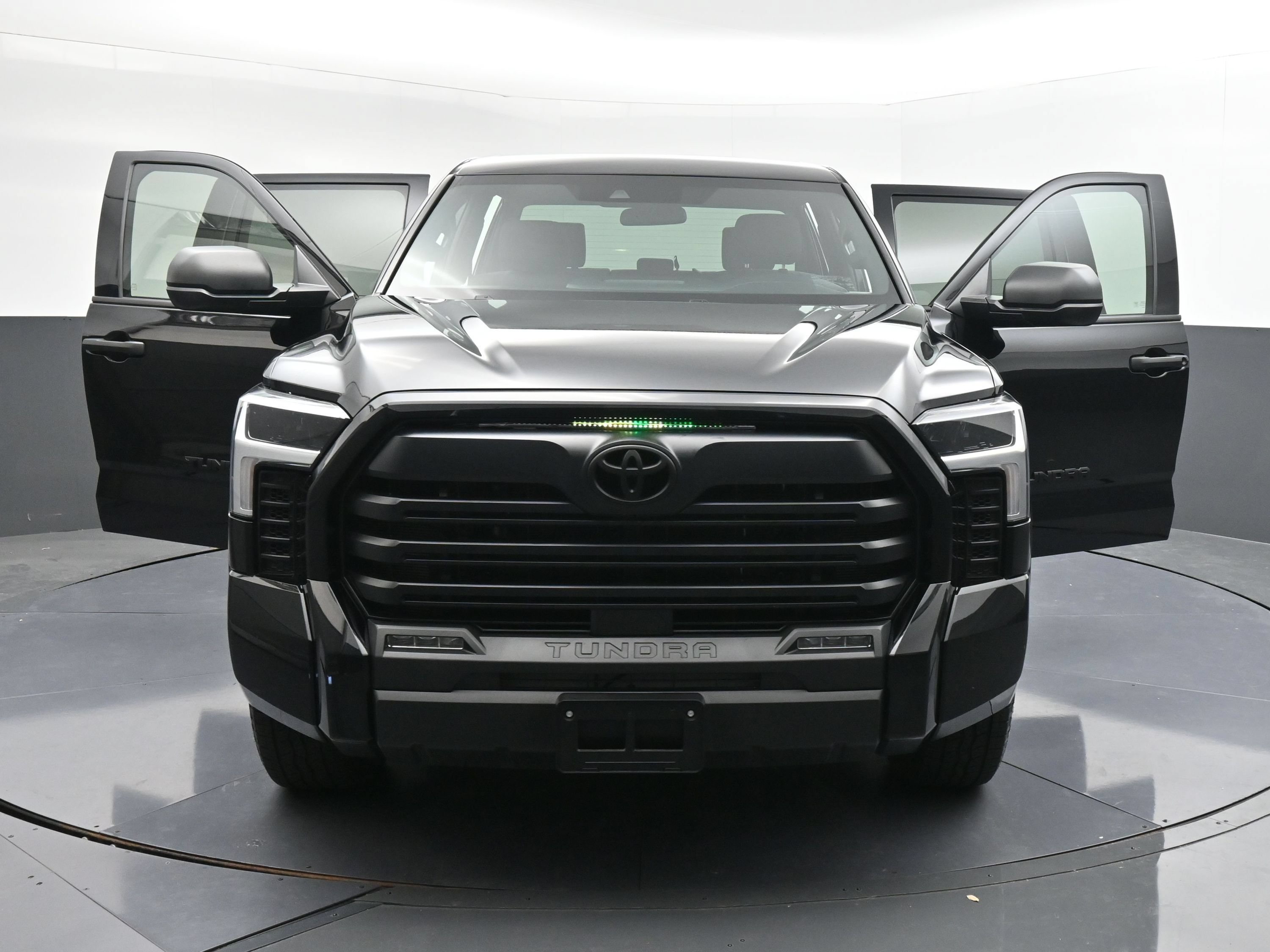 Used 2025 Toyota Tundra SR5 AWD/4WD image 41