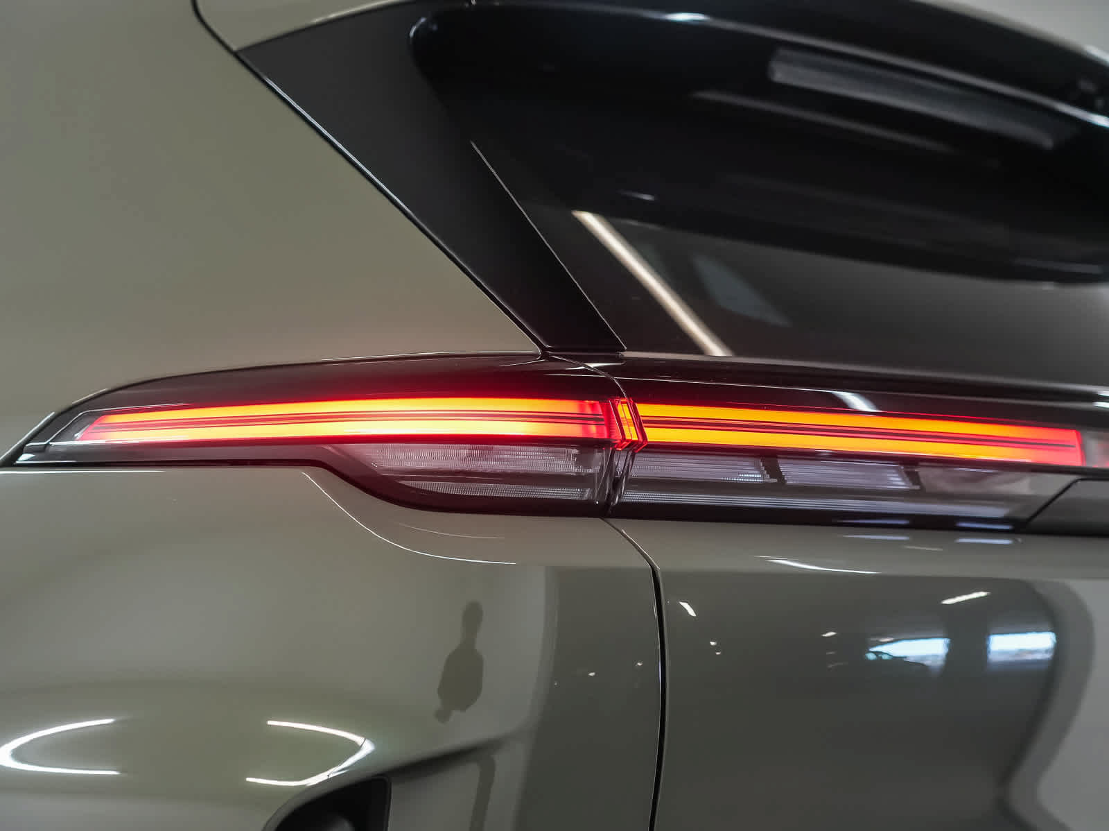 New 2026 Porsche Cayenne Turbo Electric AWD/4WD image 15