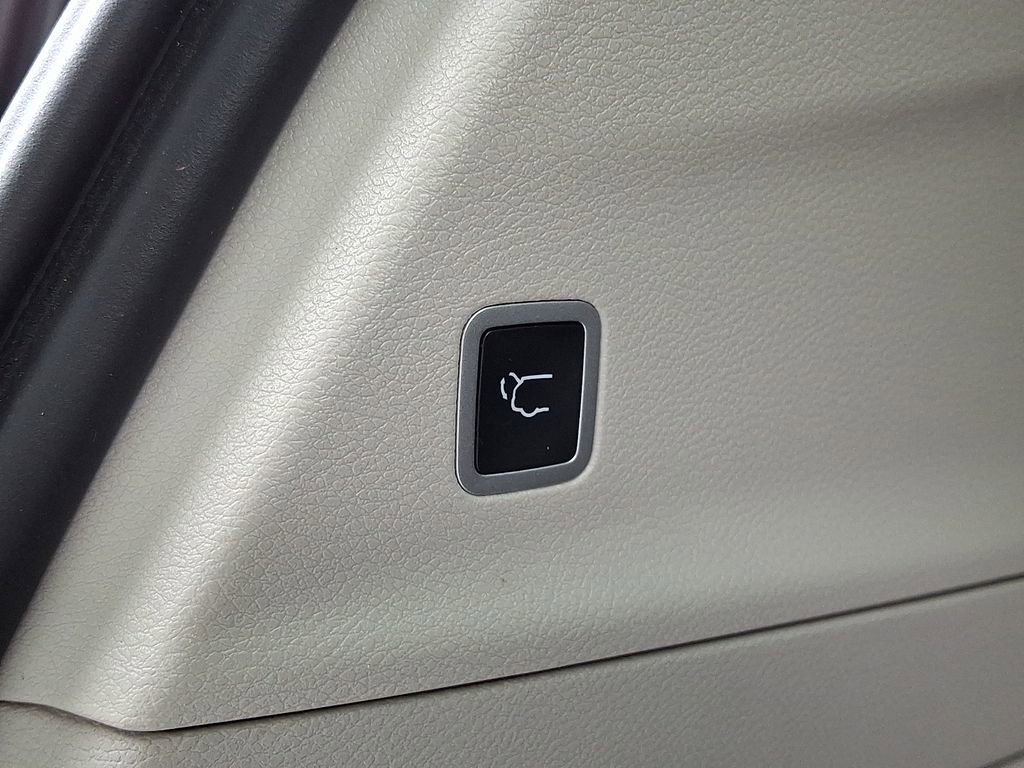 Used 2024 Chrysler Pacifica Limited FWD image 32