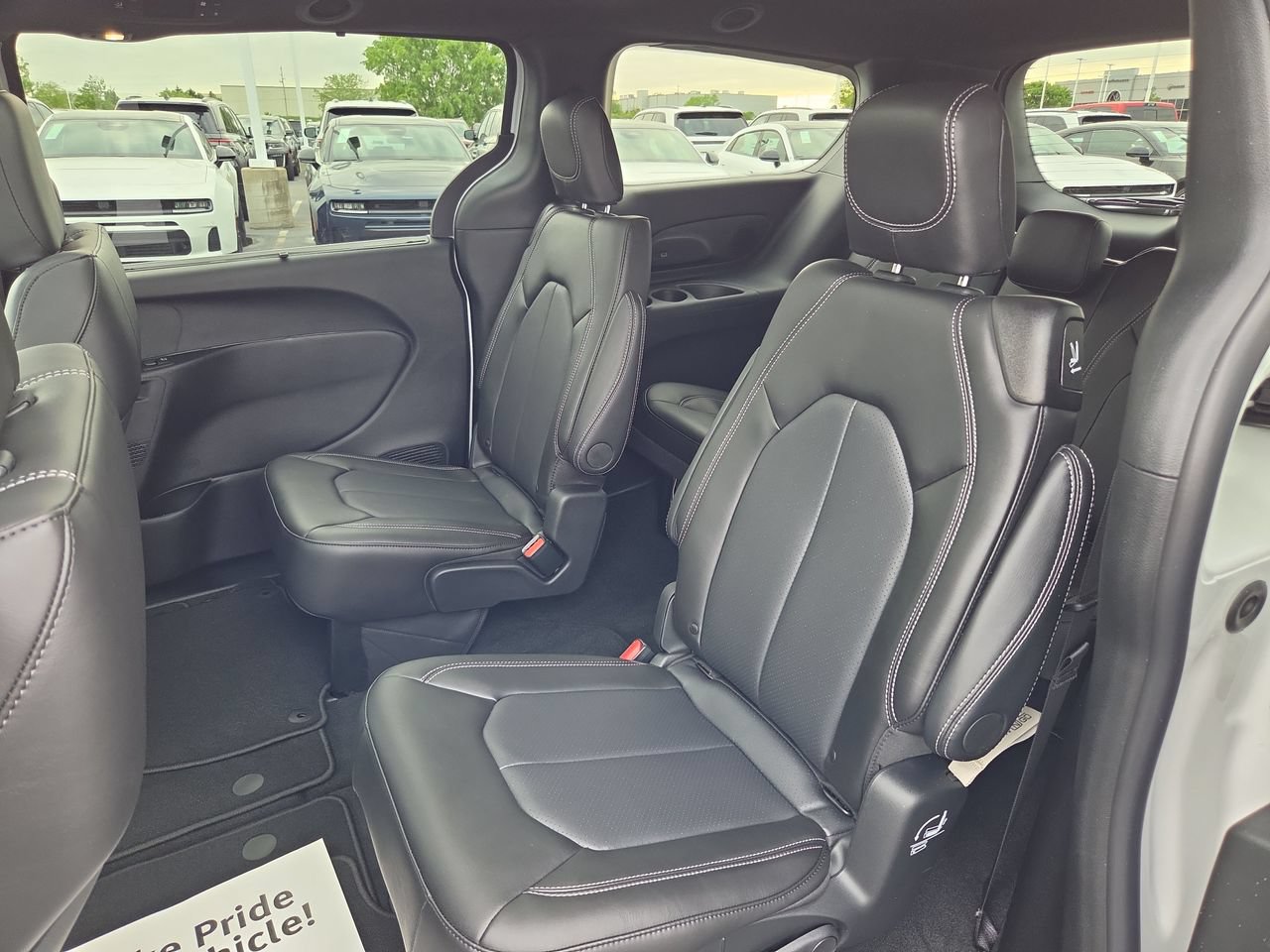 New 2027 Chrysler Pacifica Select w/ Family Tech Group AWD/4WD image 15