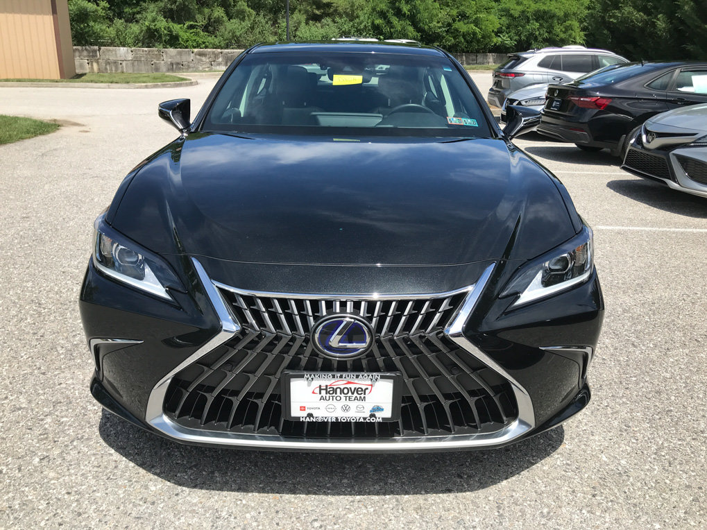 Used 2022 Lexus ES 300h w/ Premium Package FWD image 3