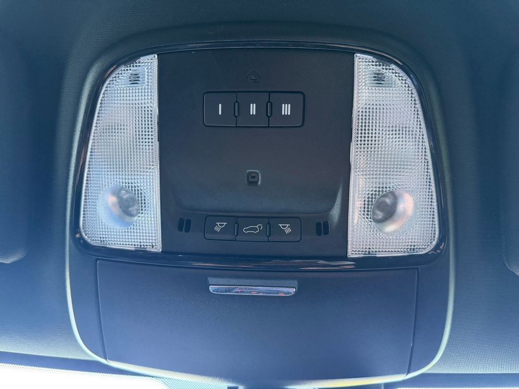 Used 2025 Dodge Durango GT AWD/4WD image 19