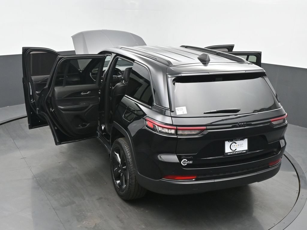 Used 2023 Jeep Grand Cherokee Altitude AWD/4WD image 61