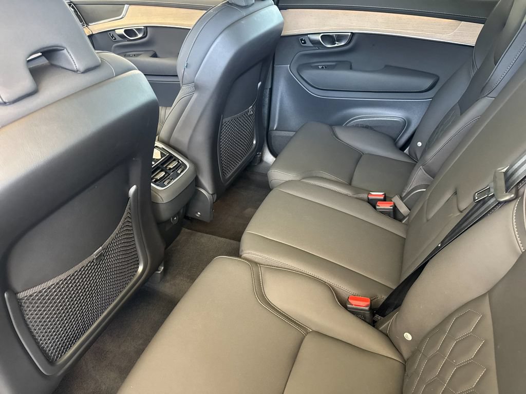 New 2026 Volvo XC90 B5 Core AWD/4WD image 11