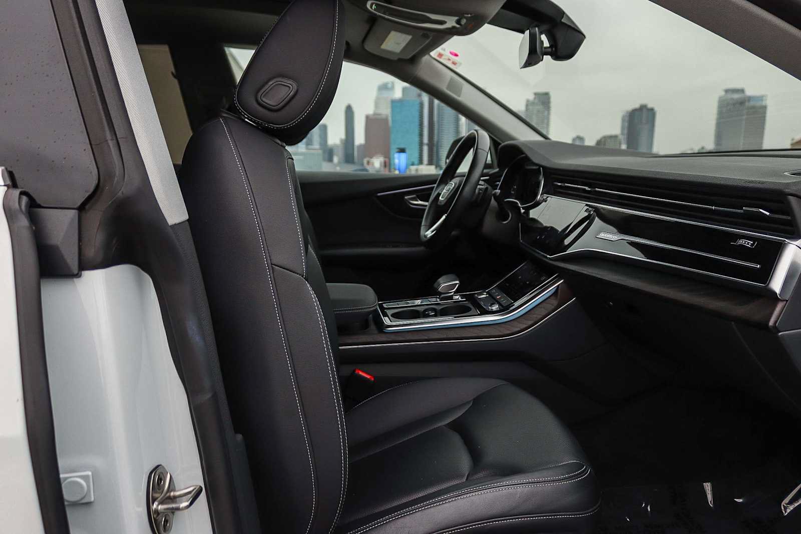Used 2022 Audi Q8 Premium Plus w/ Premium Plus Package AWD/4WD image 22