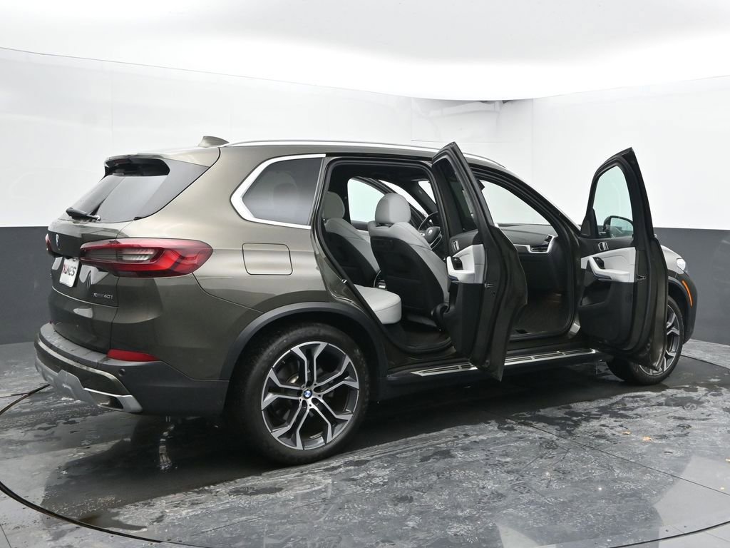 Used 2023 BMW X5 xDrive40i w/ Premium Package image 55