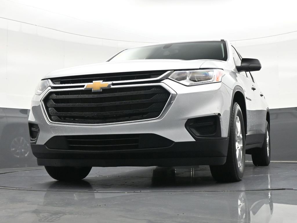 Used 2021 Chevrolet Traverse LS image 31